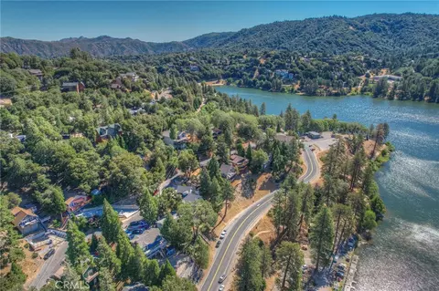 24288 Zurich Dr, Crestline, CA 92325
