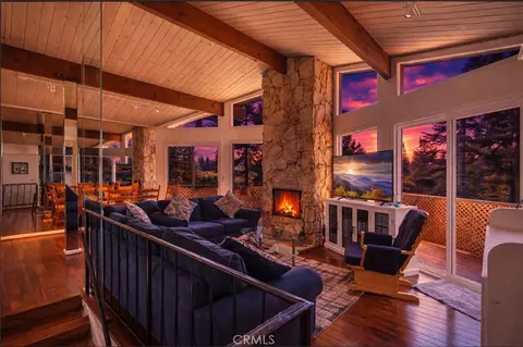 717 Oakmont Ln, Lake Arrowhead, CA 92352