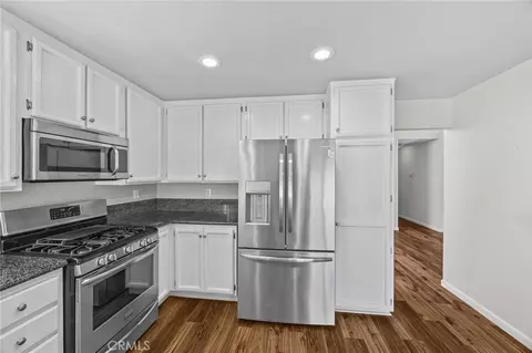 Kitchen - 28124 Palm Villa Dr, Menifee, CA 92584 photo 3 of 4