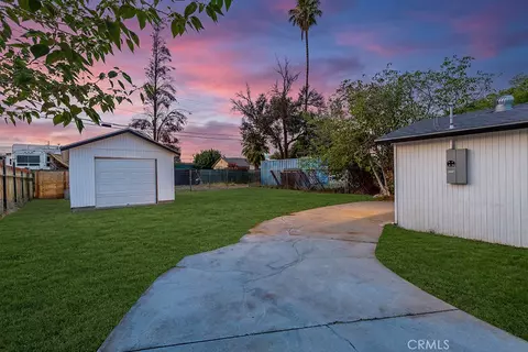 Exterior - 1935 Spring Gdn, Riverside, CA 92507 photo 6 of 11