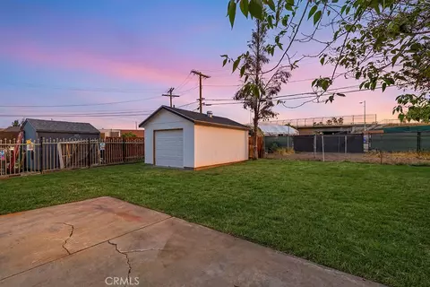 Exterior - 1935 Spring Gdn, Riverside, CA 92507 photo 8 of 11