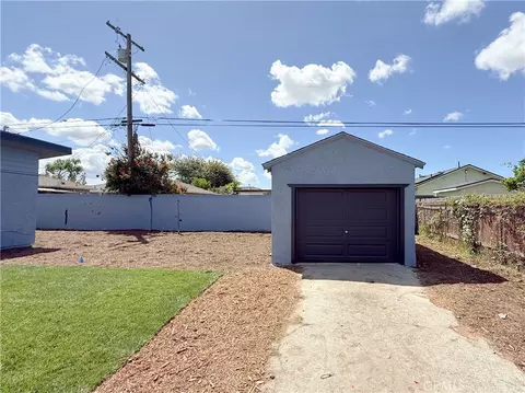 Exterior - 1008 W 134th Pl, Compton, CA 90222 photo 7 of 7