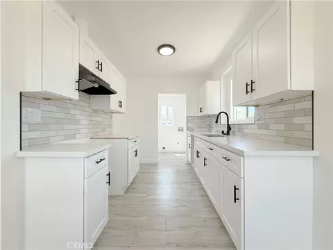 Entry Way - 1008 W 134th Pl, Compton, CA 90222 photo 1 of 2