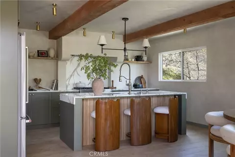Kitchen - 27463 Alpen, Lake Arrowhead, CA 92352 photo 4 of 5