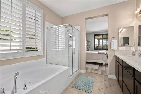 Bath - 31757 Dove Ct, Yucaipa, CA 92399 photo 1 of 2