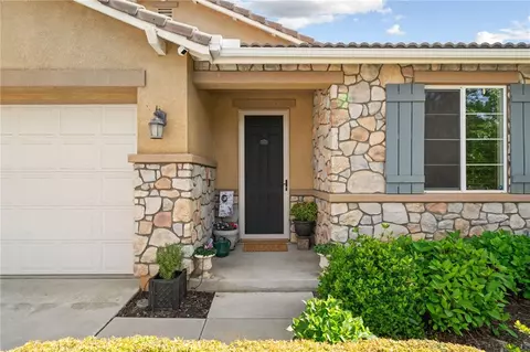 Other - 31757 Dove Ct, Yucaipa, CA 92399 photo 3 of 12