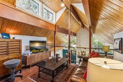 Living - 469 Golf Course Rd, Lake Arrowhead, CA 92352 photo 7 of 8