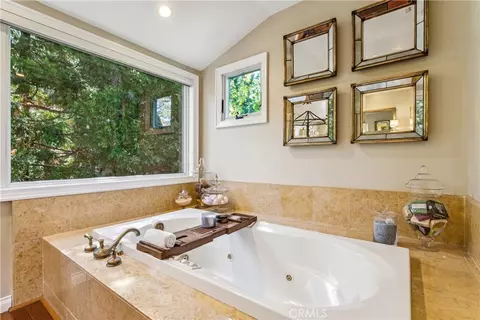 Bath - 469 Golf Course Rd, Lake Arrowhead, CA 92352 photo 8 of 9