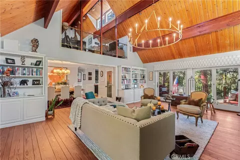 Living - 469 Golf Course Rd, Lake Arrowhead, CA 92352 photo 5 of 8