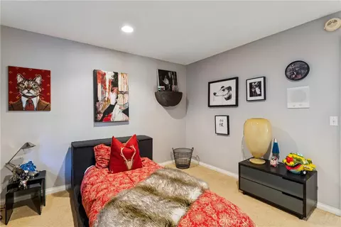 Bedroom - 469 Golf Course Rd, Lake Arrowhead, CA 92352 photo 3 of 8