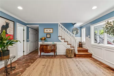 Entry Way - 469 Golf Course Rd, Lake Arrowhead, CA 92352 photo 3 of 5