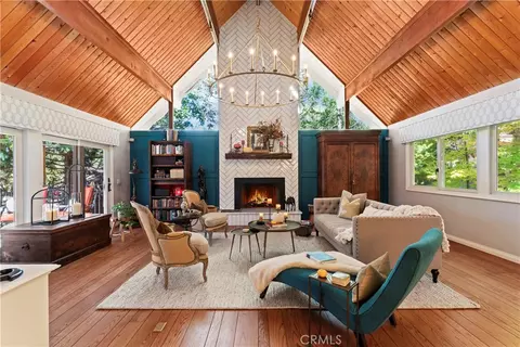 469 Golf Course Rd, Lake Arrowhead, CA 92352