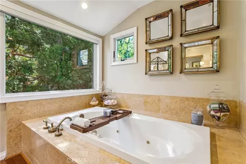 Bath - 469 Golf Course Rd, Lake Arrowhead, CA 92352 photo 8 of 9
