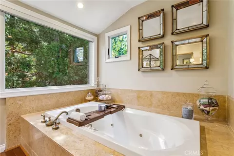 Bath - 469 Golf Course Rd, Lake Arrowhead, CA 92352 photo 8 of 9