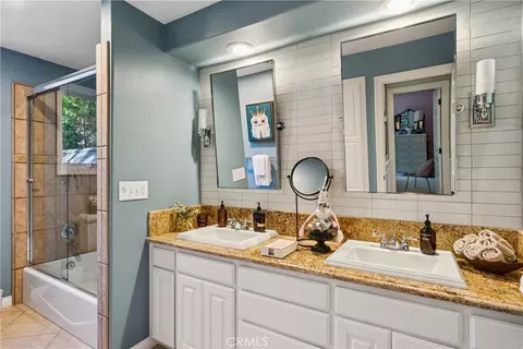 Bath - 469 Golf Course Rd, Lake Arrowhead, CA 92352 photo 3 of 9