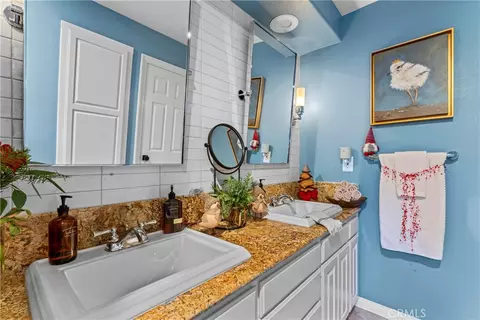 Bath - 469 Golf Course Rd, Lake Arrowhead, CA 92352 photo 4 of 9