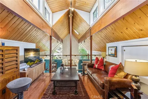 Living - 469 Golf Course Rd, Lake Arrowhead, CA 92352 photo 5 of 7