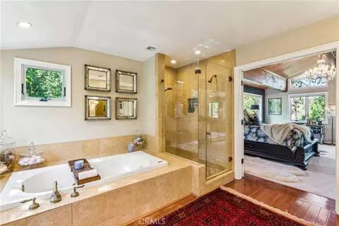 Bath - 469 Golf Course Rd, Lake Arrowhead, CA 92352 photo 7 of 9