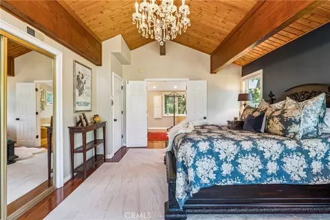 Bedroom - 469 Golf Course Rd, Lake Arrowhead, CA 92352 photo 8 of 8