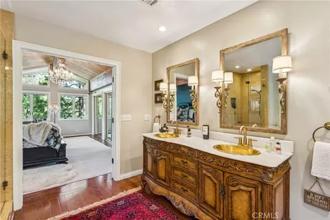 Bath - 469 Golf Course Rd, Lake Arrowhead, CA 92352 photo 9 of 9