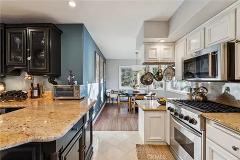 Kitchen - 469 Golf Course Rd, Lake Arrowhead, CA 92352 photo 3 of 4