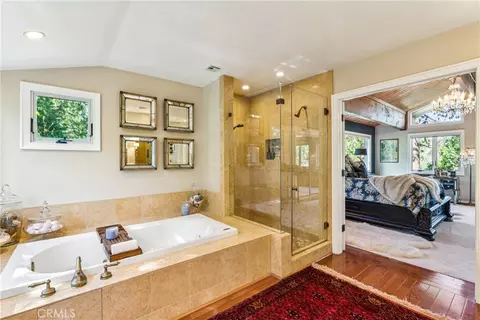 Bath - 469 Golf Course Rd, Lake Arrowhead, CA 92352 photo 7 of 9