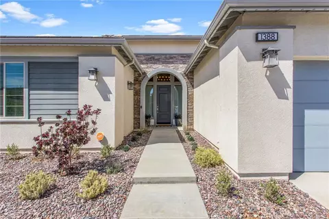 Exterior - 1388 Melstone, Beaumont, CA 92223 photo 4 of 10