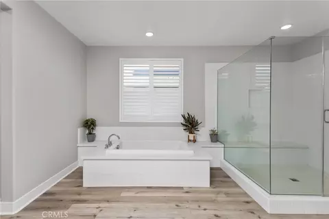 Bath - 1388 Melstone, Beaumont, CA 92223 photo 1 of 4