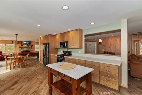 Kitchen - 222 Eagle, Big Bear Lake, CA 92315 photo 1 of 5