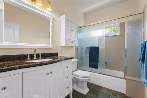 Bath - 820 Santa Fe Highlands Dr, Ramona, CA 92065 photo 3 of 4