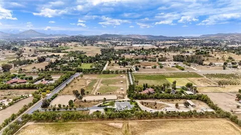 View/Area - 820 Santa Fe Highlands Dr, Ramona, CA 92065 photo 4 of 7
