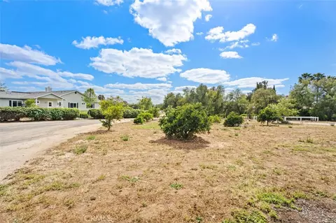 Exterior - 820 Santa Fe Highlands Dr, Ramona, CA 92065 photo 11 of 14