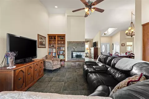 Living - 820 Santa Fe Highlands Dr, Ramona, CA 92065 photo 2 of 3