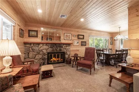 Living - 924 Michael, Big Bear City, CA 92314 photo 2 of 3