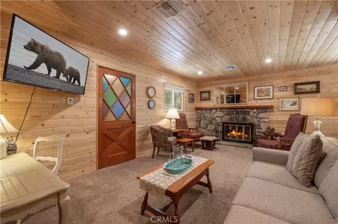 Living - 924 Michael, Big Bear City, CA 92314 photo 1 of 3