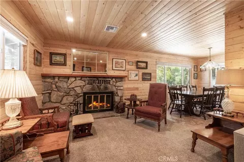 Living - 924 Michael, Big Bear City, CA 92314 photo 2 of 3
