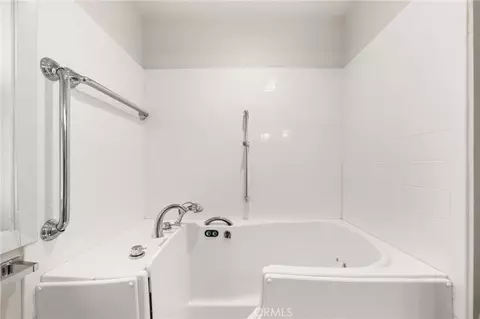 Bath - 1502 Stillman, Redlands, CA 92374 photo 3 of 3