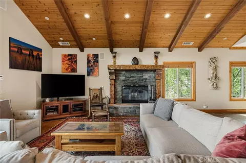 Living - 865 Marin, Lake Arrowhead, CA 92352 photo 2 of 4
