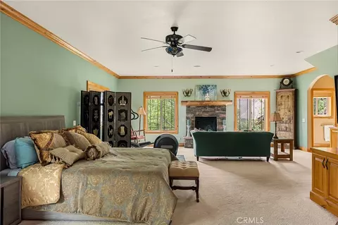 Bedroom - 865 Marin, Lake Arrowhead, CA 92352 photo 2 of 7