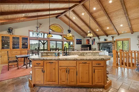 Kitchen - 865 Marin, Lake Arrowhead, CA 92352 photo 6 of 6