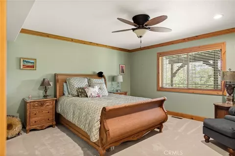 Bedroom - 865 Marin, Lake Arrowhead, CA 92352 photo 6 of 7
