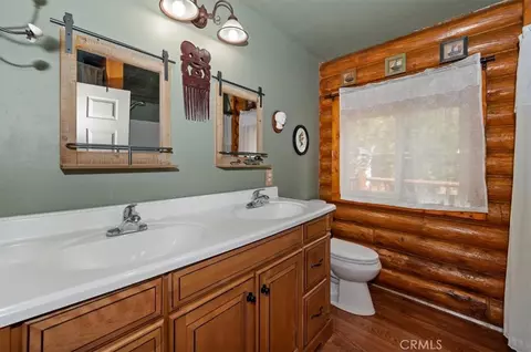 Bath - 2489 Spring Oak, Running Springs, CA 92382 photo 4 of 6
