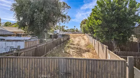 142 N Vicentia, Corona, CA 92882