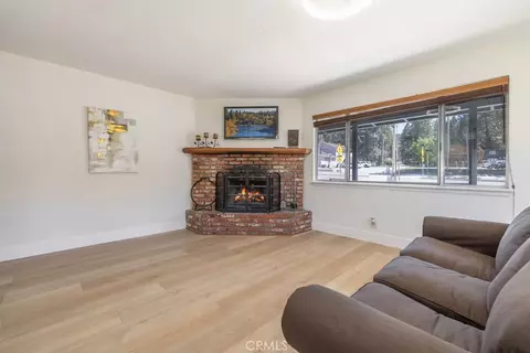 Living - 42692 Moonridge Rd, Big Bear Lake, CA 92315 photo 4 of 7