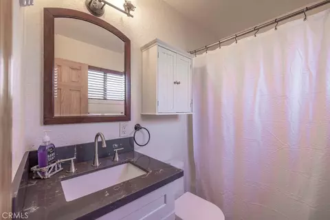 Bath - 42692 Moonridge Rd, Big Bear Lake, CA 92315 photo 3 of 4