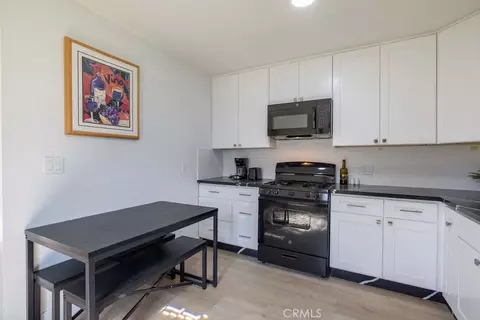 Kitchen - 42692 Moonridge Rd, Big Bear Lake, CA 92315 photo 1 of 3