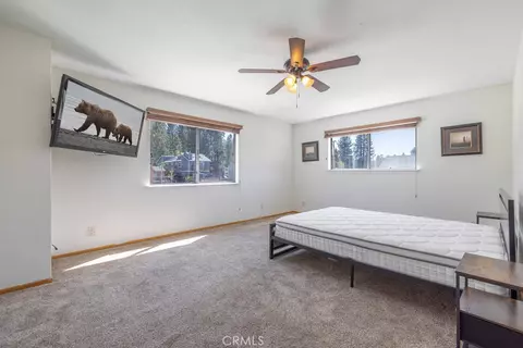 Bedroom - 42692 Moonridge Rd, Big Bear Lake, CA 92315 photo 10 of 11