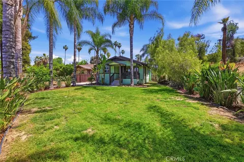 Exterior - 1132 E Citrus Ave, Redlands, CA 92374 photo 12 of 13