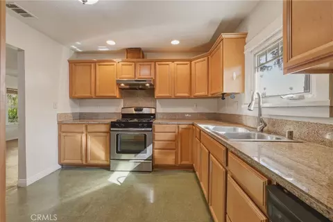 Kitchen - 1132 E Citrus Ave, Redlands, CA 92374 photo 3 of 3