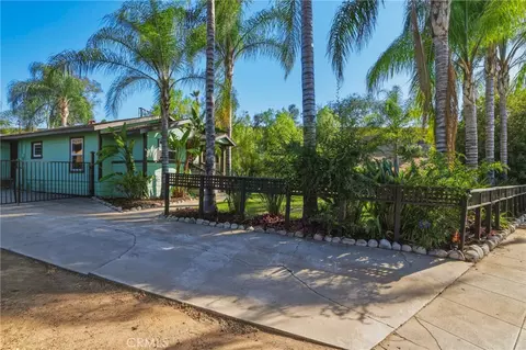 Exterior - 1132 E Citrus Ave, Redlands, CA 92374 photo 11 of 11